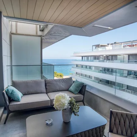 Penthouse On The First Line פלטחה ד'ארו