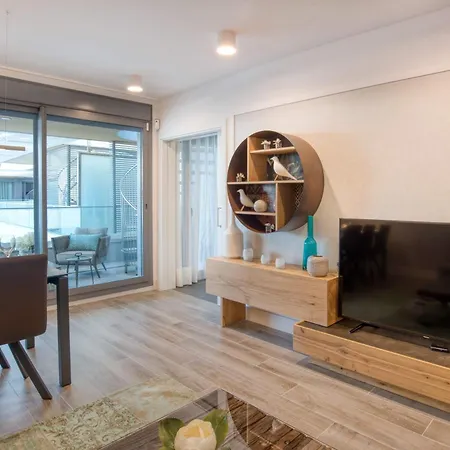 Penthouse On The First Line פלטחה ד'ארו