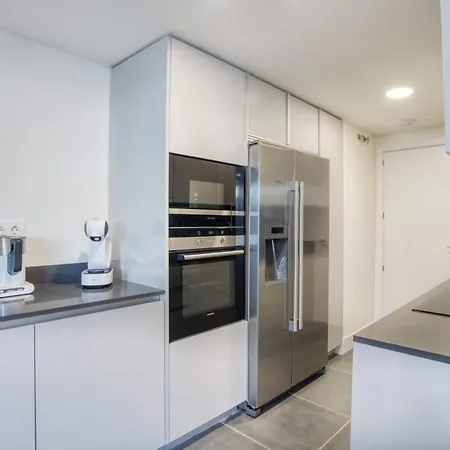 דירה Penthouse On The First Line