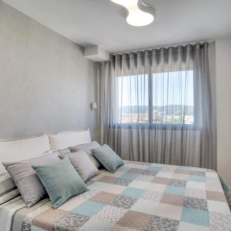 Penthouse On The First Line דירה