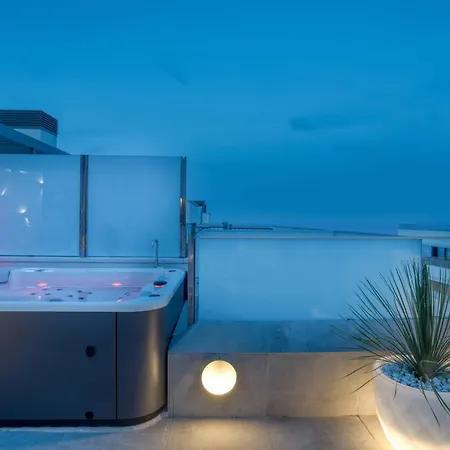 דירה Penthouse On The First Line *