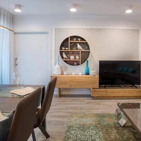 Penthouse On The First Line דירה פלטחה ד'ארו